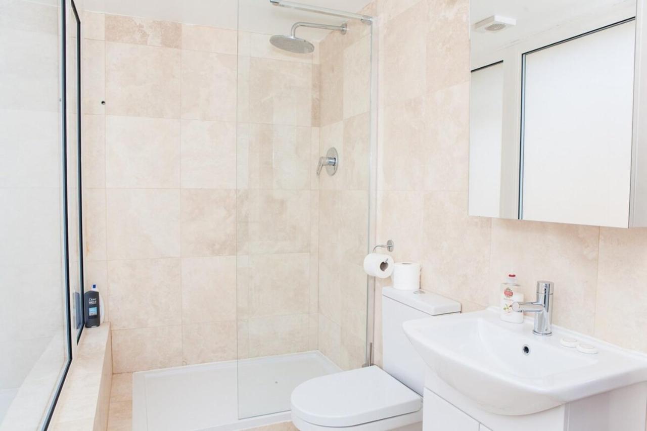 Spectacular Central 4-Bedroom Close To London Eye Ngoại thất bức ảnh